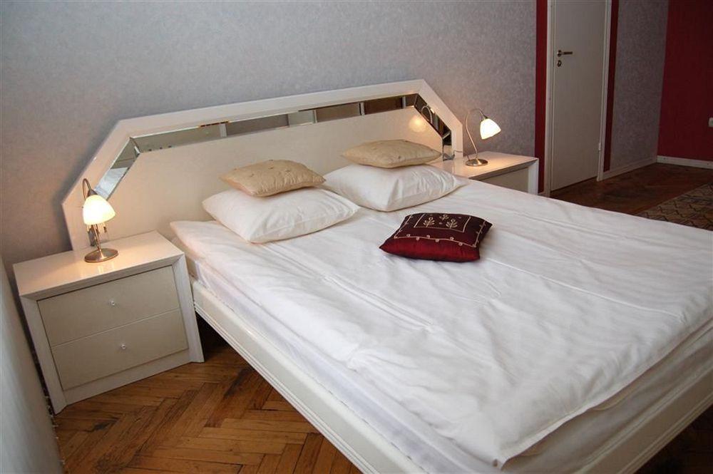 Guesthouse Jakob Lenz Riga Exterior photo